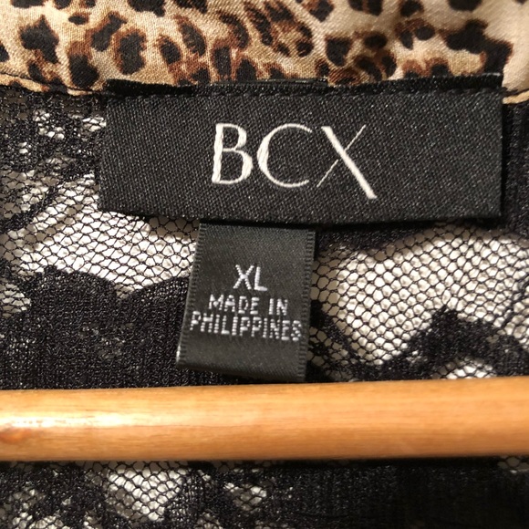 Animal print and lace blouse - Picture 2 of 6